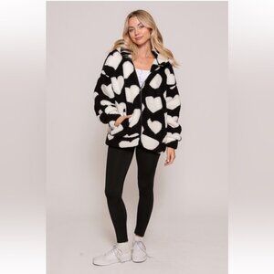 🆕💝BLACK + WHITE HEART SHERPA JACKET